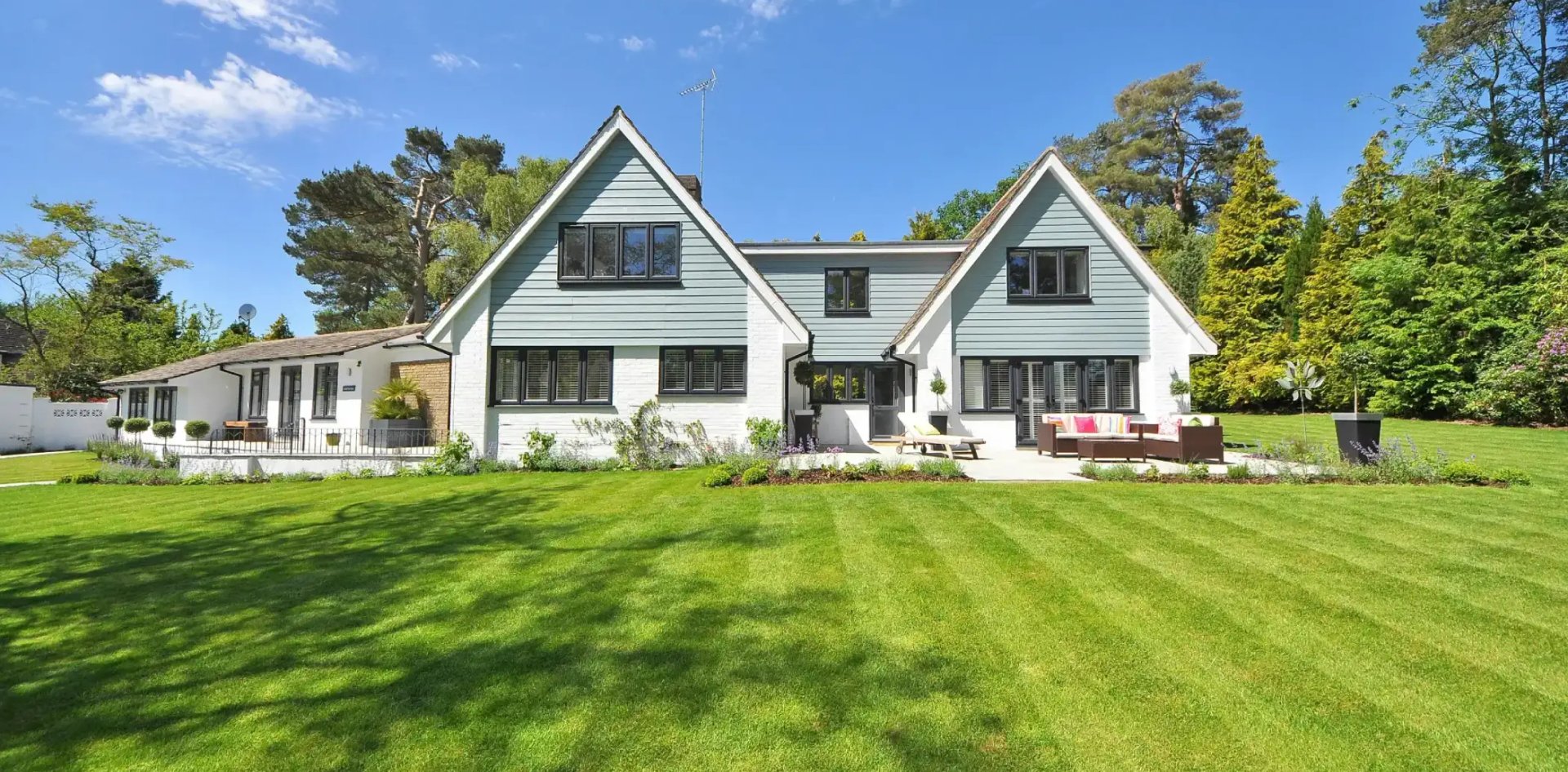 Photo of House with a beautiful landscape