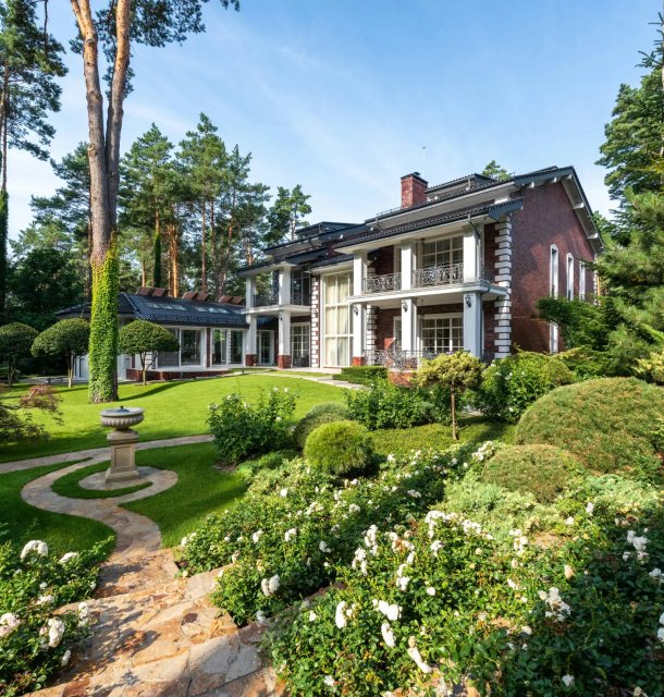 Photo of a backyard with a stunning landscape